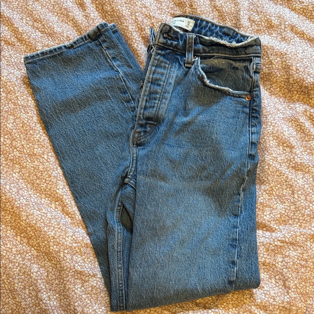 Abercrombie & Fitch Curve Love Dad High Rise 27/4 R length, medium wash